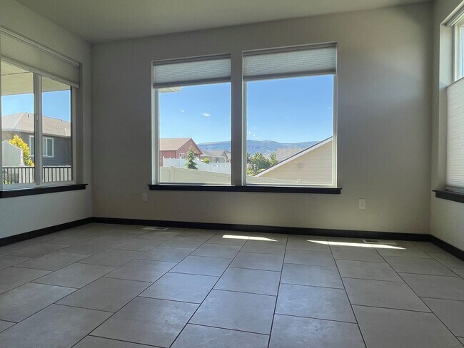 Building Photo - Now renting 3 bedroom 2 bathroom House