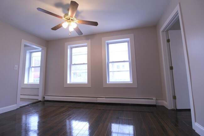 Foto del edificio - 99 Central Ave