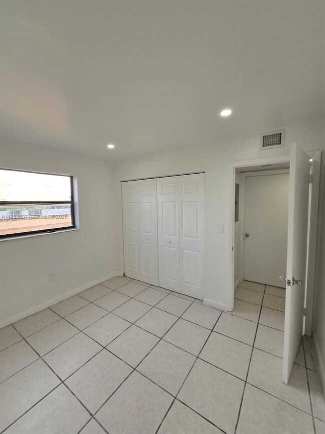 Foto del edificio - 2727 NW 17th Terrace