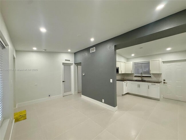 Foto del edificio - 4315 NW 24th Ave