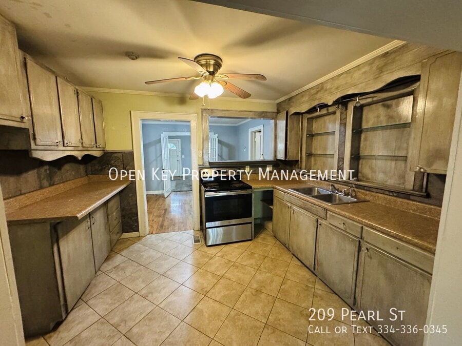 Primary Photo - 209 Pearl St