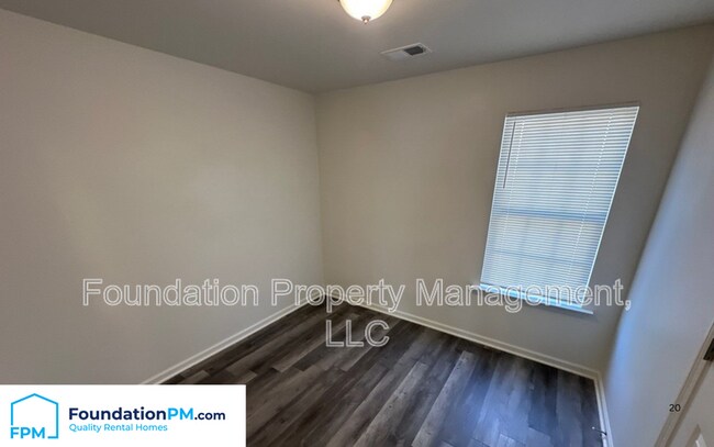 Foto del edificio - 4360 Kerwin Dr