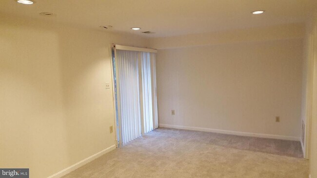 Building Photo - 2700 Hunters Gate Terrace