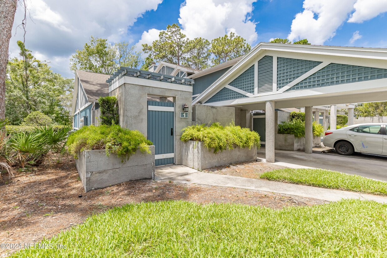 Foto principal - 8118 Baymeadows Cir E