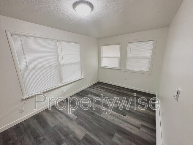 Foto del edificio - 1054 W 1520 N