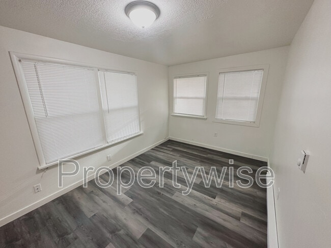 Building Photo - 1054 W 1520 N