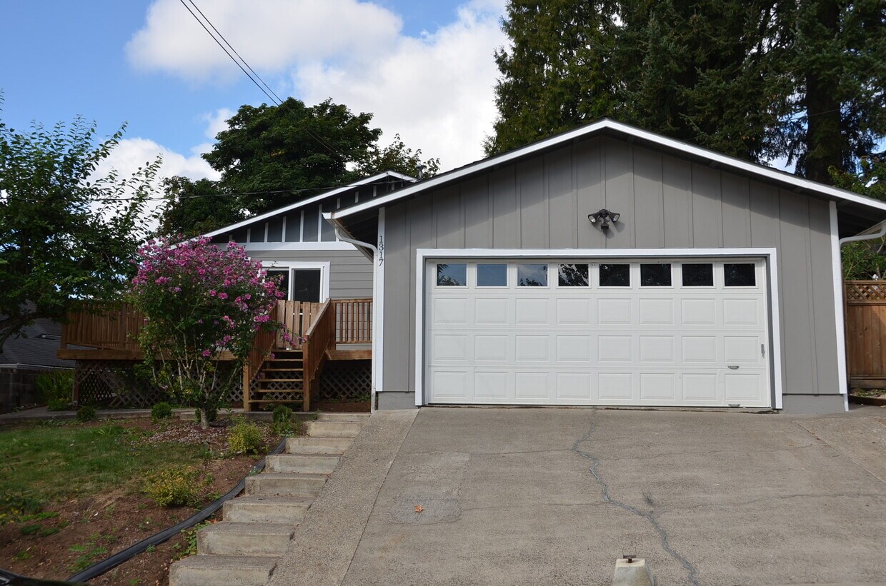 Foto principal - Wonderful Ranch Style Home in Camas!