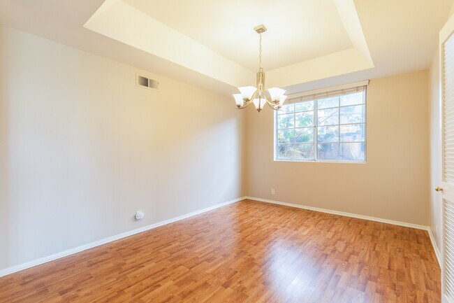 Foto del edificio - 1433 Barry Ave