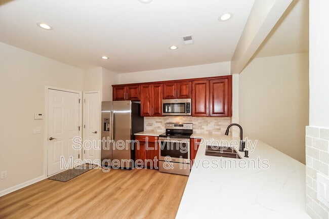 Building Photo - 10310 Blakeney Preserve Dr