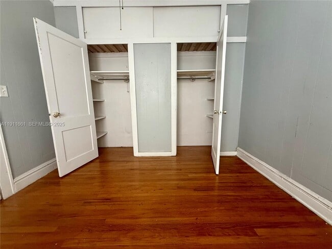 Building Photo - 114 Antilla Ave