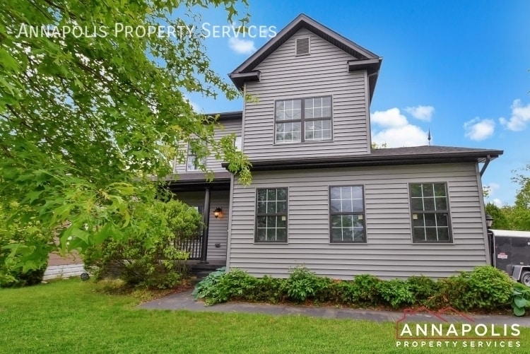 Foto principal - 1019 Tyler Ave