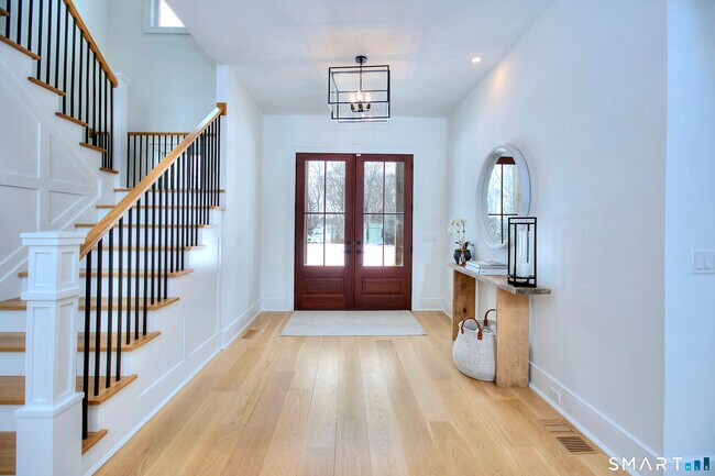 Foto del edificio - 32 Ridge Rd