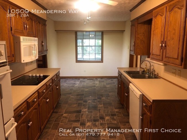 Building Photo - 10509 Meandering Way