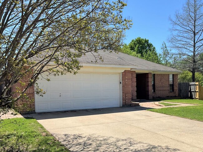 Building Photo - 6224 Vista Wood Dr