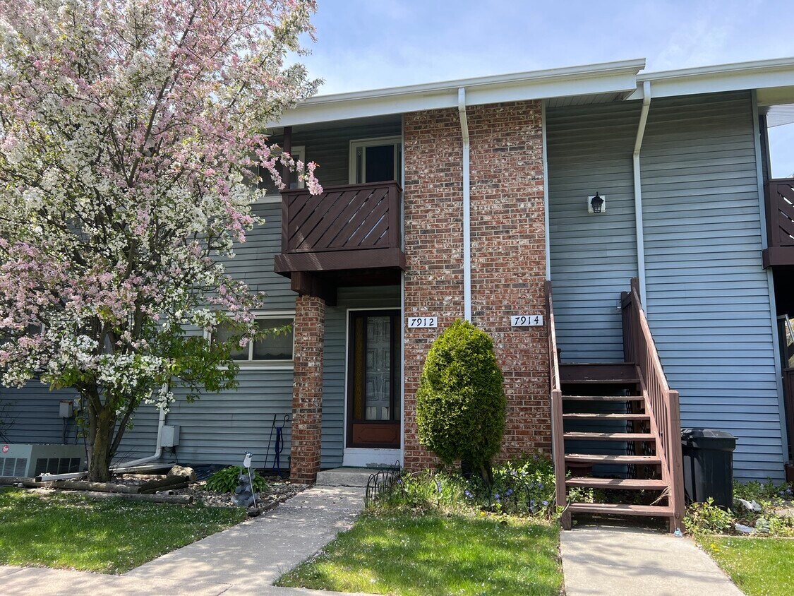 7914 164th Ct Unit 1, Tinley Park, IL 60477 Condo for Rent in Tinley