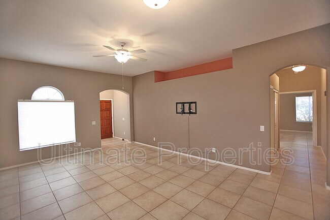 Building Photo - 11655 W Yucca Ct