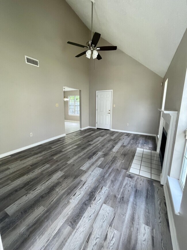 Photo - 13442 Locust Hill Dr House