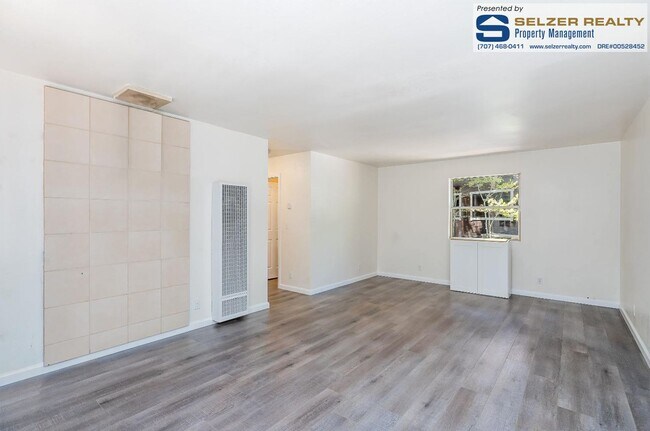 Foto del edificio - Charming updated 3 bd. Brooktrails home in a lovely setting!