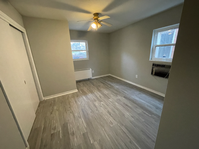 Building Photo - 70 N Sprague Ave
