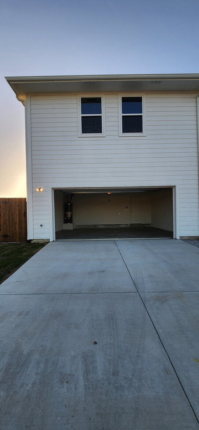 Foto del edificio - 3429 Vista Highlands Ln