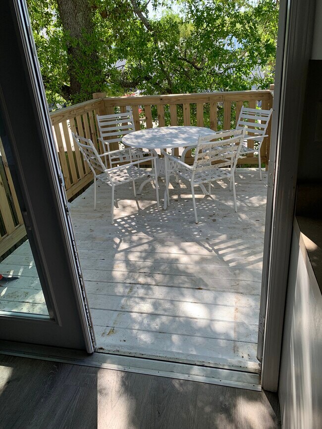 12'x9' Deck - 4633 S Wilson Blvd