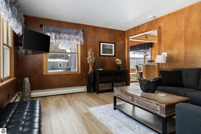 Foto del edificio - 5151 Crystal Beach Rd