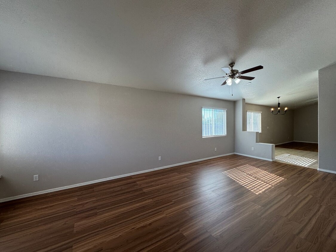 Great 4Bdm 2Ba Home, in a well desired loc... - Great 4Bdm 2Ba Home, in a well desired loc...