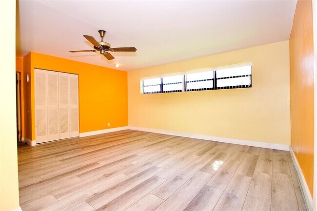 Building Photo - 240 NW 36th St