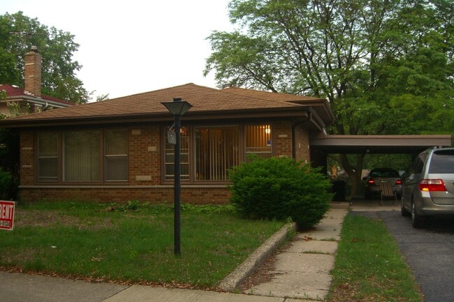 Building Photo - 9521 N Kostner Ave