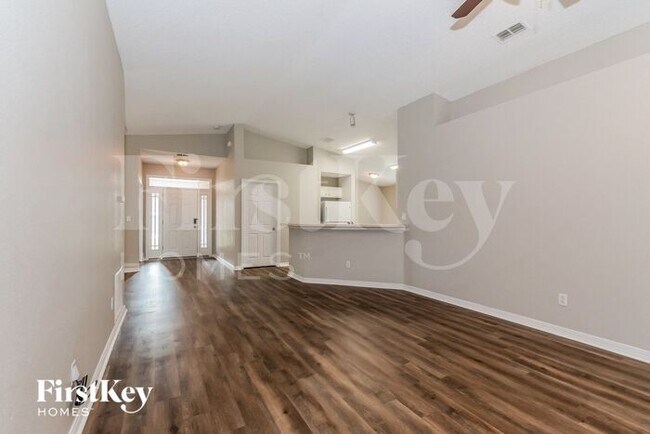 Foto del edificio - 7354 Ironside Dr W