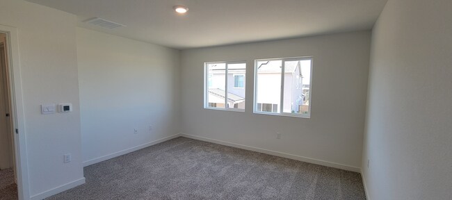 Foto del edificio - BRAND NEW (Solar) 4/2.5 Roseville!  Please...