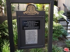 Building Photo - 1115 Raintree Cir