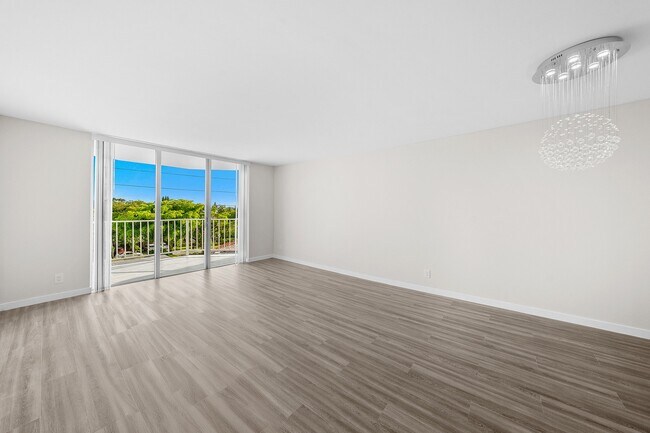 Foto del edificio - 16740 NE 9th Ave