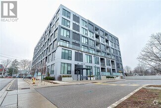 Building Photo - 690 King St W