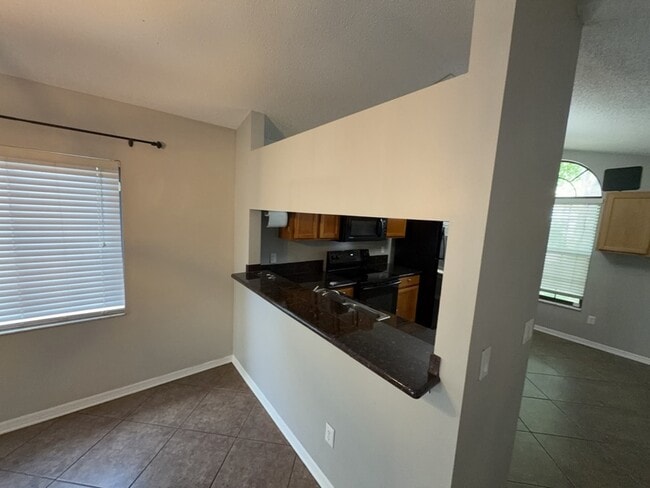 Foto del edificio - 2201 Grasmere Dr