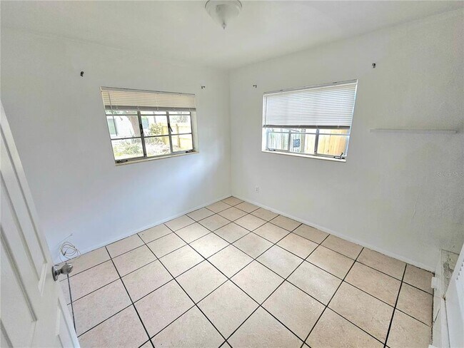 Foto del edificio - 10532 51st Terrace N