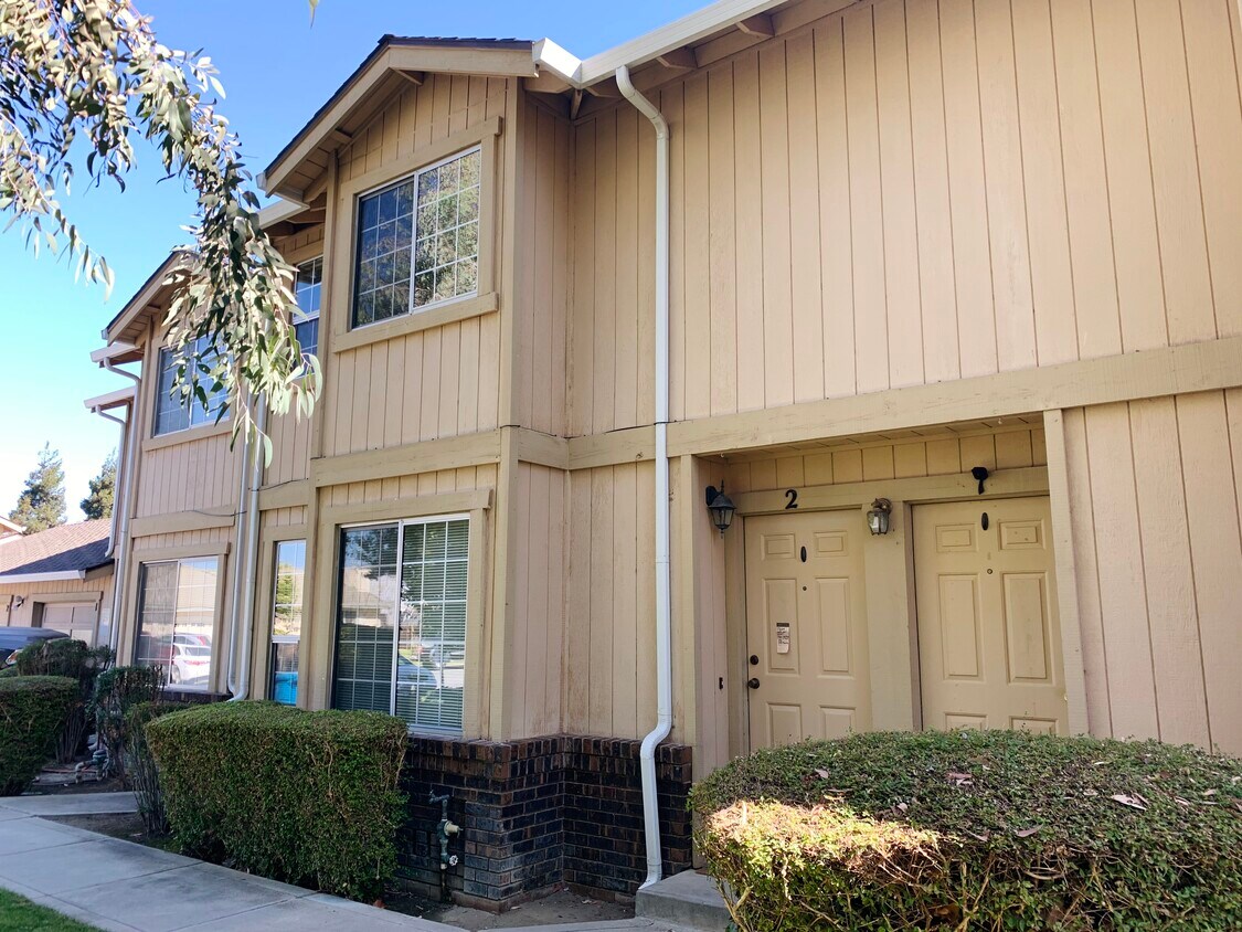 1041 Pear Ct, Hollister, CA 95023 Townhome Rentals in Hollister CA