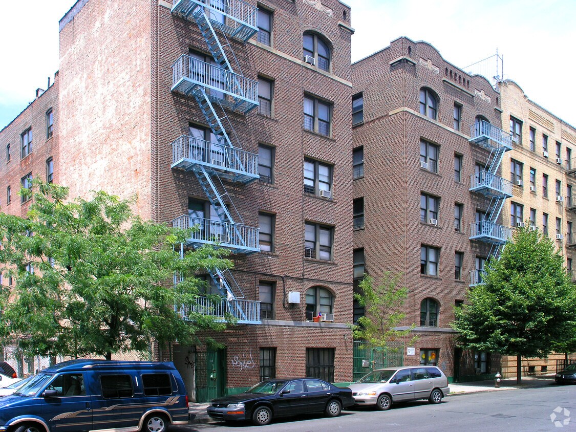 Foto del edificio - 2069-2071 Walton Ave