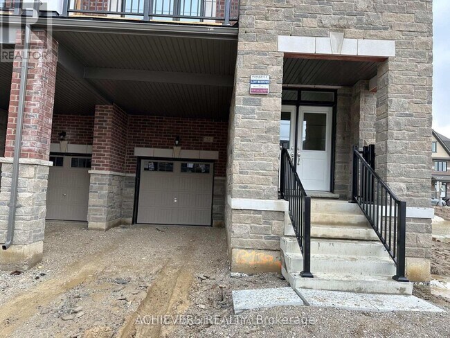 Building Photo - 52 Monreau Dr