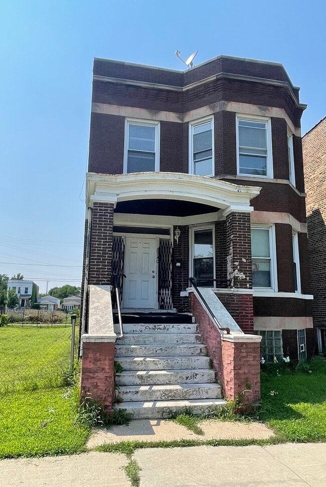 Building Photo - 6740 S St Lawrence Ave
