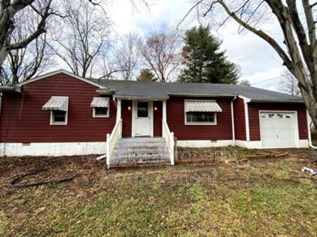 Building Photo - 203 Wilcox St