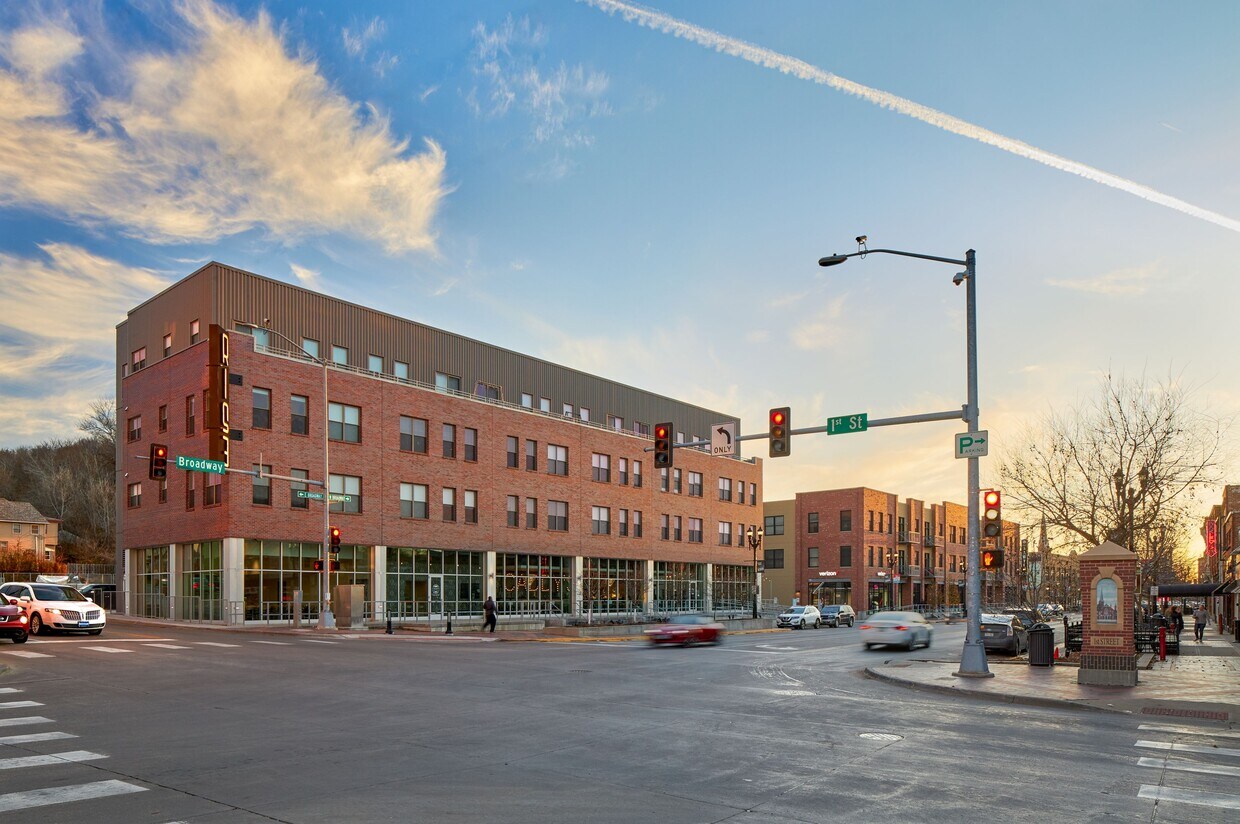 The Rise on Broadway - The Sawyer