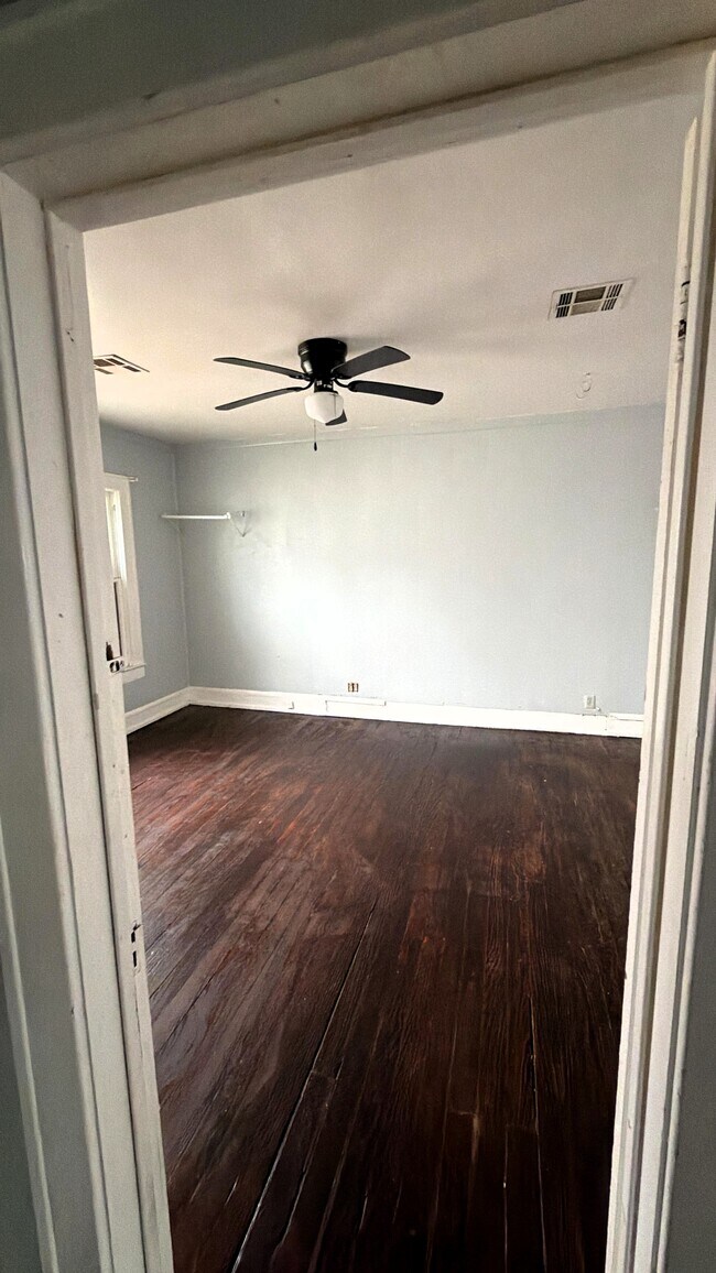 Foto del edificio - 2114 Lyle Ave