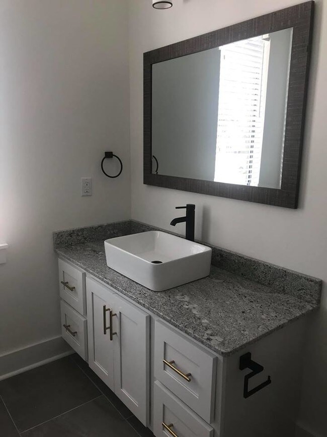 Foto del edificio - 3535 Knight Ln