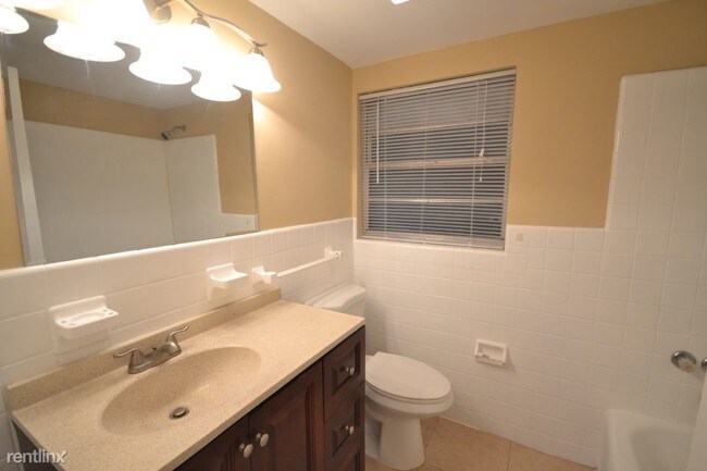 Foto del edificio - 9808 N 55th St