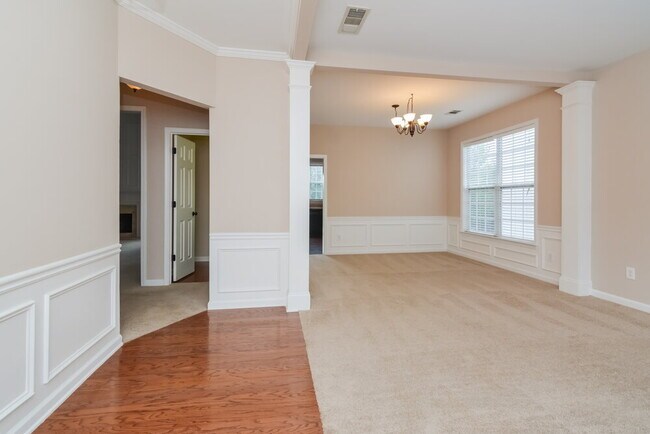 Building Photo - 6300 Whirlaway Dr