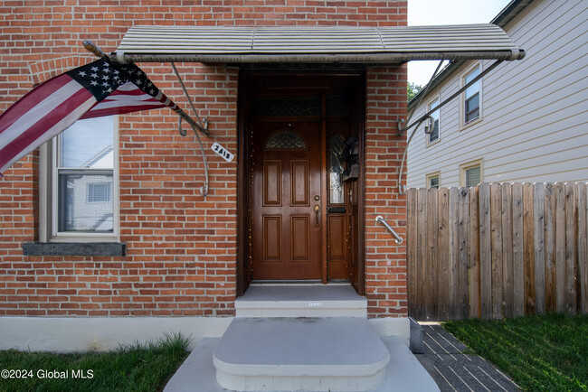 Building Photo - 2418 4th Ave