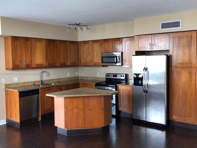 Building Photo - 1755 E Hallandale Beach Blvd