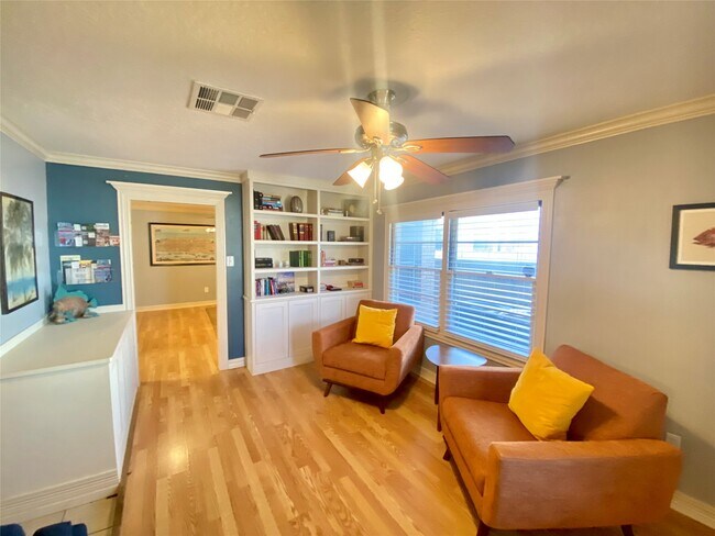 Building Photo - 1311 Milam Dr