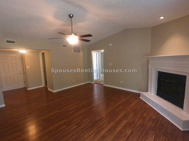 Photo - 7648 Camberwood Dr House